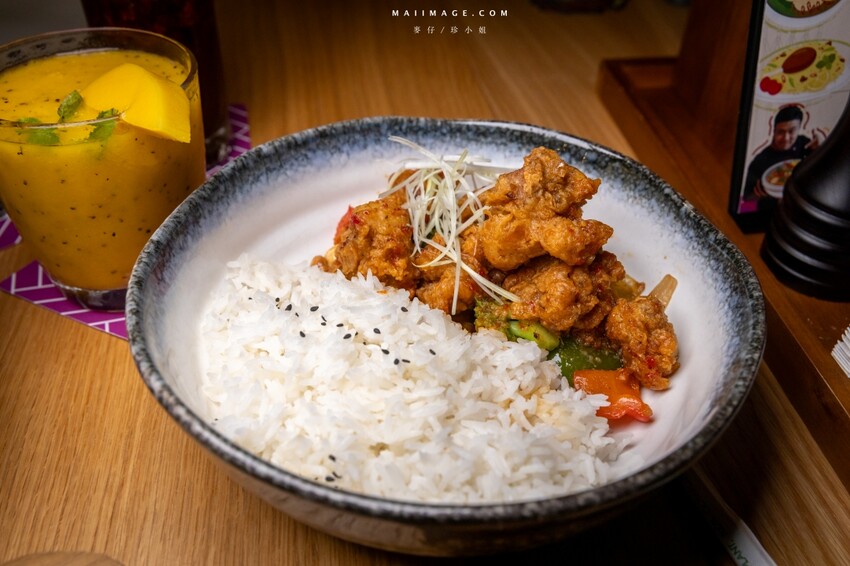 泰國【泰國曼谷住宿推薦】MOXY BANGKOK RATCHAPRASONG ～晚餐篇！CRAFTED COCKTAILS越晚越開心，曼谷夜生活就是