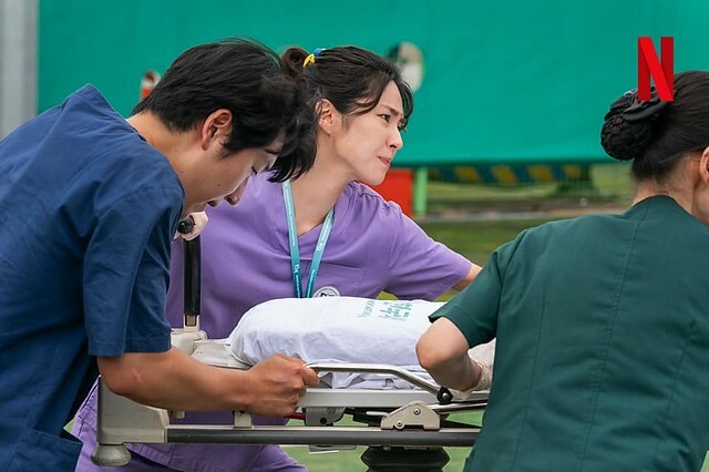 The TV drama posters and stills of  Netflix 平台播出的原創韓劇《外傷重症中心》(중증외상센터/Severe Trauma Center) was launching from Jan 24, 2025 at Netflix.
