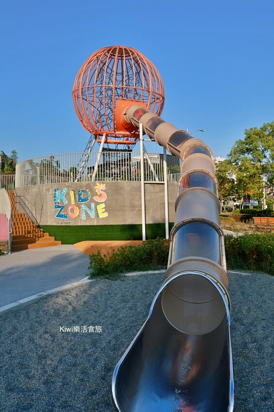 彰化縣員林市員林兔鹿馬公園｜員林市免費景點推薦共融公園好玩！小小消防車、高塔溜滑梯、極速滑索丘