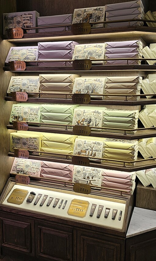 曼谷必逛四面佛商場Erawan Bangkok，集結米其林美食、時尚美容、Karmakamet香氛(近BTS Chit Lom 奇隆站)