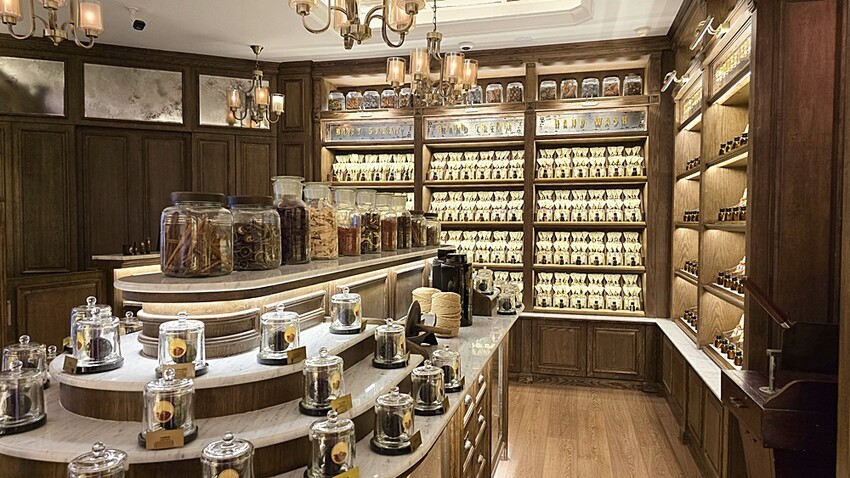 曼谷必逛四面佛商場Erawan Bangkok，集結米其林美食、時尚美容、Karmakamet香氛(近BTS Chit Lom 奇隆站)