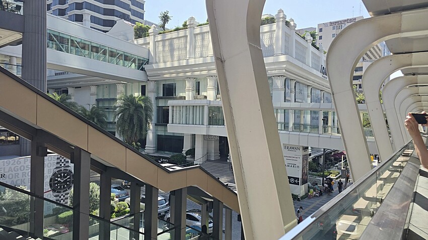 曼谷必逛四面佛商場Erawan Bangkok，集結米其林美食、時尚美容、Karmakamet香氛(近BTS Chit Lom 奇隆站)