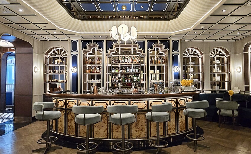 曼谷必逛四面佛商場Erawan Bangkok，集結米其林美食、時尚美容、Karmakamet香氛(近BTS Chit Lom 奇隆站)