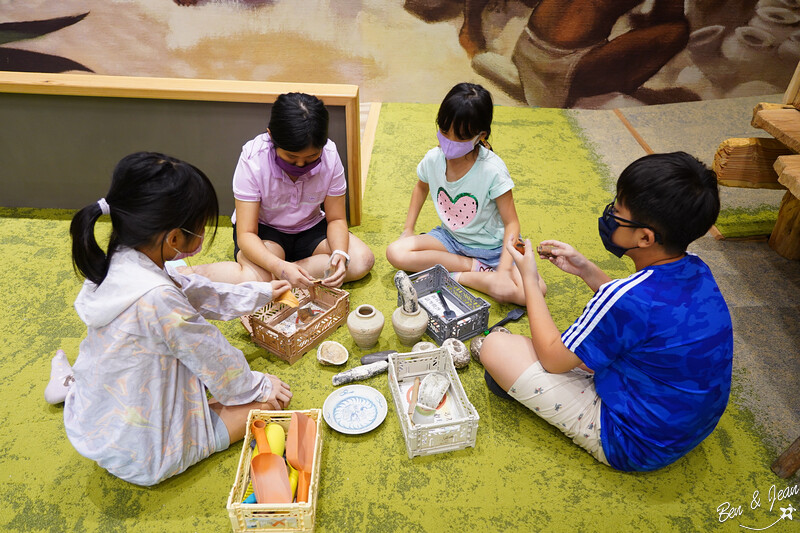 宜蘭縣頭城鎮【兒童考古探索廳】50 元就能在蘭陽博物館挖沙當考古學家！6歲以下免費玩
