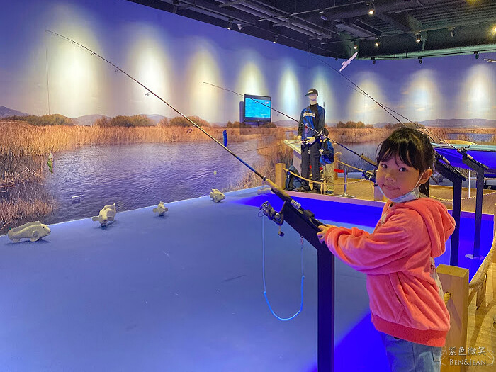 台中市南區【寶熊漁樂碼頭】全台最大巨無霸旋轉釣魚機！魚拓DIY、釣魚故事館、海洋教育～超有趣