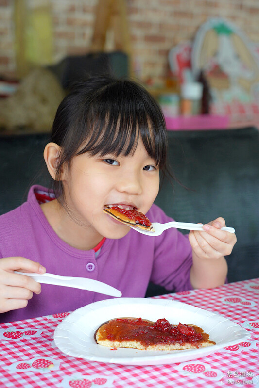 台北市內湖區【東林草莓園】台北內湖草莓季，草莓果醬鬆餅DIY、賞蜂趣，順遊白石湖吊橋及碧山巖
