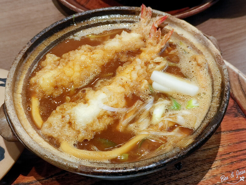 日本山本屋總本家味噌烏龍麵》近百年歷史的名古屋超人氣特色料理「味噌烏龍麵」,麵條超Q硬口感真特別