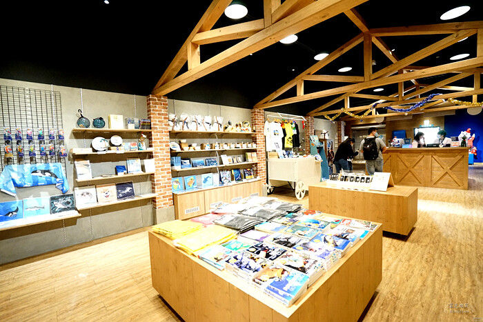 台中市南區【寶熊漁樂碼頭】全台最大巨無霸旋轉釣魚機！魚拓DIY、釣魚故事館、海洋教育～超有趣