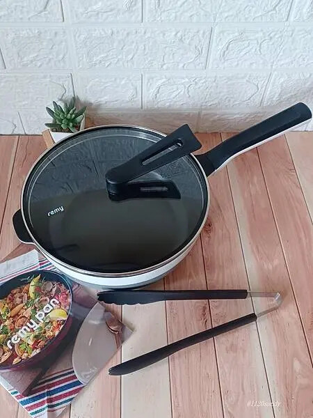 日本進口Remy Pan plus多功能萬用不沾深炒鍋+日本製Remy耐熱料理夾 質感鍋具 料理好幫手