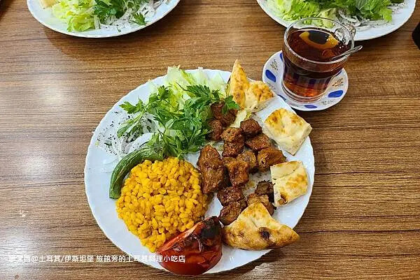 土耳其/伊斯坦堡 NU HOTEL旁的土耳其料理小吃店