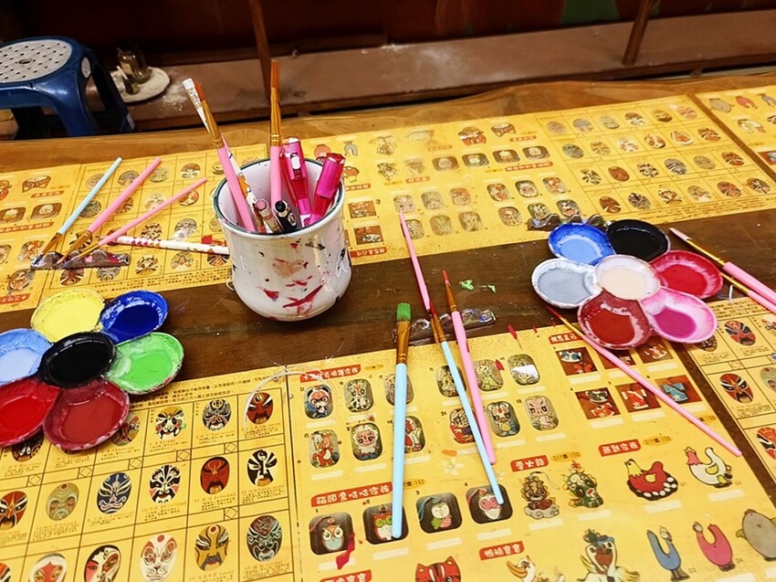 苗栗縣三義鄉2024三義木雕藝術節|苗栗三義景點一日遊 三義鴨箱寶X山板樵臉譜文化生活館X福堂餅行