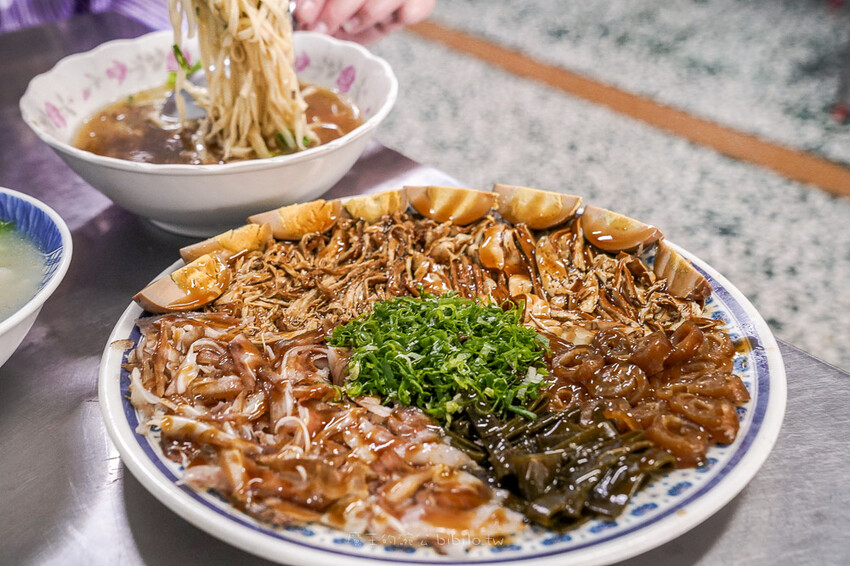 嘉義市東區嘉義潮風鈴音樂市集 八掌溪右岸堤防熱鬧展開