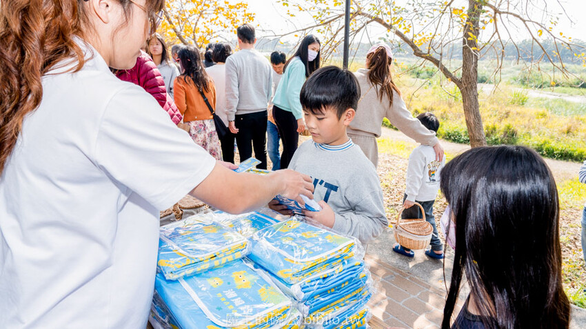 嘉義市東區嘉義潮風鈴音樂市集 八掌溪右岸堤防熱鬧展開