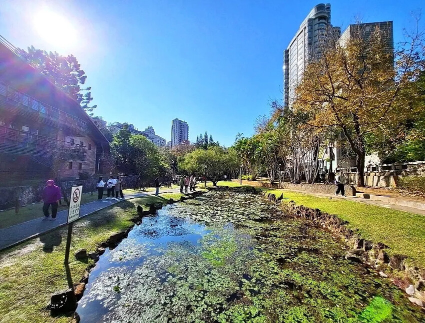台北市北投區大年初一北投溫泉鄉漫步:【地熱谷公園】,療癒淨手礦泉湯、溫泉蛋體驗