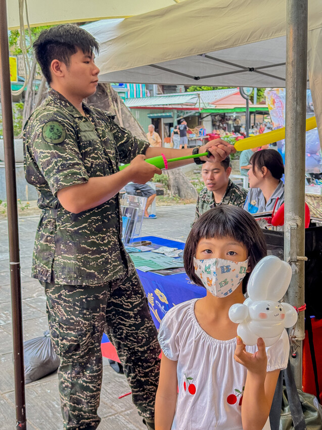 高雄市左營區蓮池潭觀光商圈  x 商圈漫伴拍走讀活動 | 龍虎塔下尋幽訪勝，攝影x美食x文化之