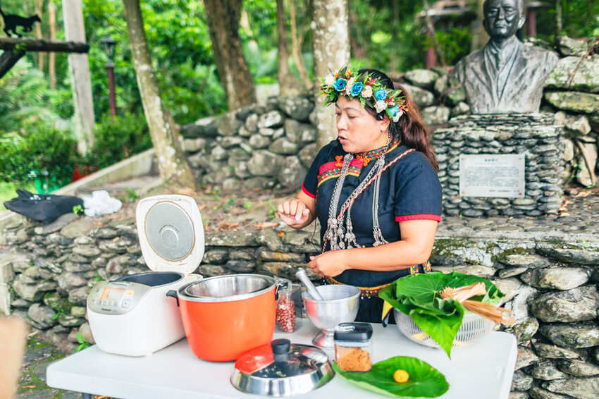 屏東縣來義鄉走讀二峰圳 x 排灣族文化與百年水利技術的交融 | 手作排灣族傳統點心好美味!