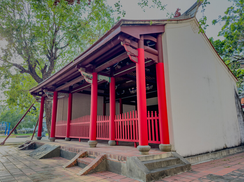 高雄市左營區蓮池潭觀光商圈  x 商圈漫伴拍走讀活動 | 龍虎塔下尋幽訪勝，攝影x美食x文化之