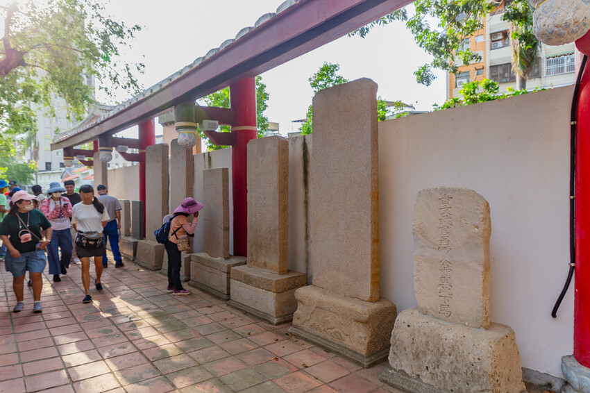 高雄市左營區蓮池潭觀光商圈  x 商圈漫伴拍走讀活動 | 龍虎塔下尋幽訪勝，攝影x美食x文化之