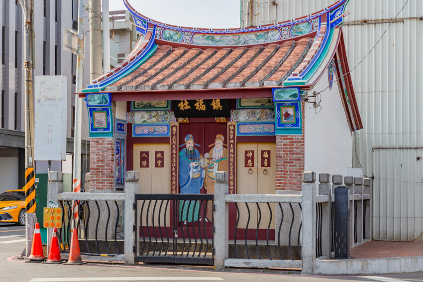 高雄市左營區蓮池潭觀光商圈  x 商圈漫伴拍走讀活動 | 龍虎塔下尋幽訪勝，攝影x美食x文化之