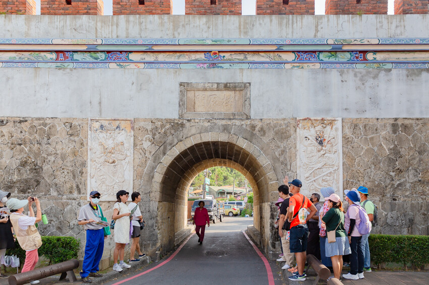 高雄市左營區蓮池潭觀光商圈  x 商圈漫伴拍走讀活動 | 龍虎塔下尋幽訪勝，攝影x美食x文化之