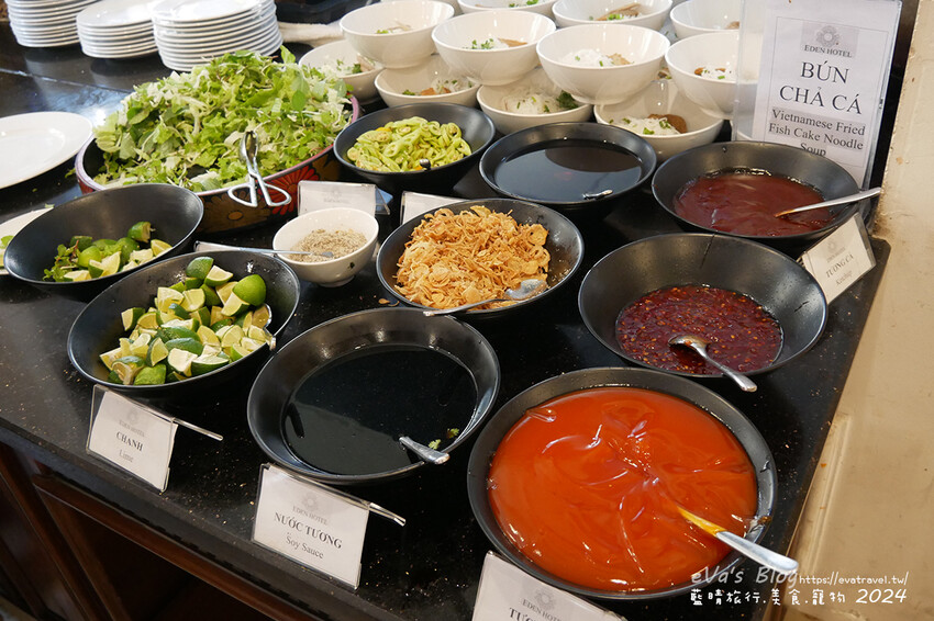 【越南旅遊】Eden Ocean View Đà Nẵng 峴港伊甸海景飯店，飯店對面就是美溪沙灘，房間簡潔乾淨住著舒適，打開窗簾就可以看到大海、夕陽景色還有比基尼唷!。越南住宿