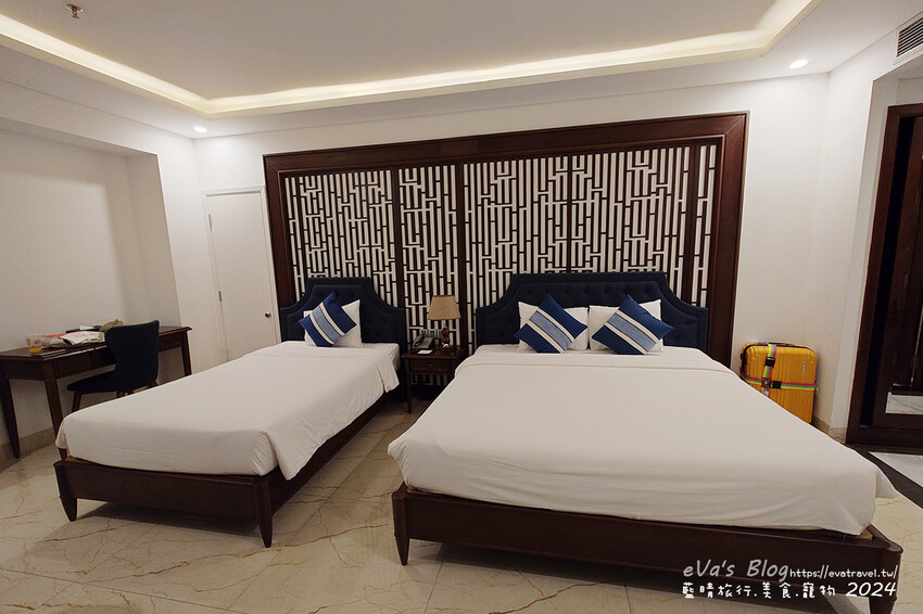 【越南旅遊】Eden Ocean View Đà Nẵng 峴港伊甸海景飯店，飯店對面就是美溪沙灘，房間簡潔乾淨住著舒適，打開窗簾就可以看到大海、夕陽景色還有比基尼唷!。越南住宿