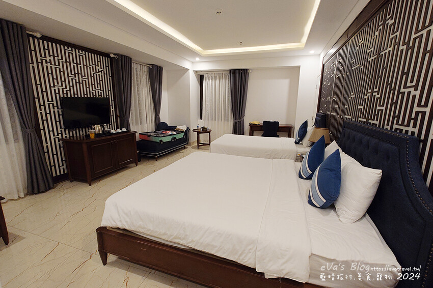 【越南旅遊】Eden Ocean View Đà Nẵng 峴港伊甸海景飯店，飯店對面就是美溪沙灘，房間簡潔乾淨住著舒適，打開窗簾就可以看到大海、夕陽景色還有比基尼唷!。越南住宿