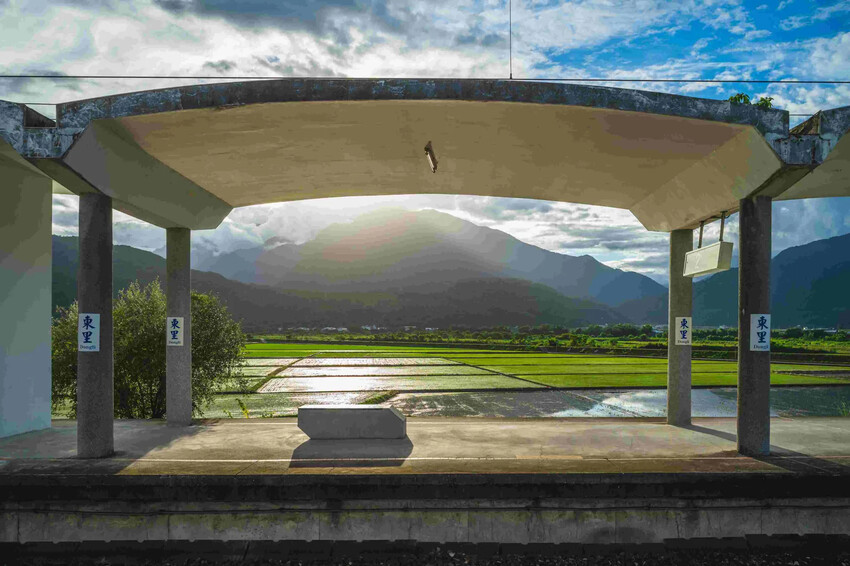 花蓮縣花蓮市花蓮—池上往返,奢華列車帶你暢遊花東秘境,2025台鐵山嵐號4月19日首發!