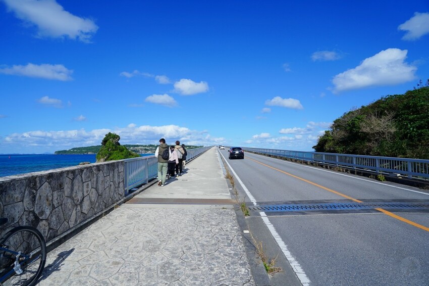 日本沖繩必訪打卡點！ 古宇利大橋南端觀景台｜欣賞沖繩第二長大橋的無敵海景