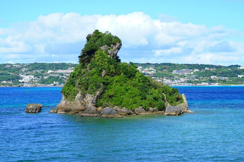 日本沖繩必訪打卡點！ 古宇利大橋南端觀景台｜欣賞沖繩第二長大橋的無敵海景