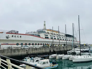 澎湖遊馬公市：澎湖生活博物館、星巴克澎湖喜來登門市、Pier3 三號港（路過）、菊島之星伴手禮（路過）、洪根深美術館