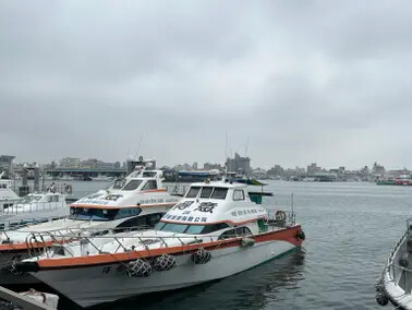 澎湖遊馬公市：澎湖生活博物館、星巴克澎湖喜來登門市、Pier3 三號港（路過）、菊島之星伴手禮（路過）、洪根深美術館
