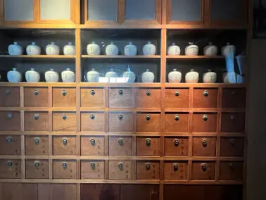 澎湖遊馬公市：澎湖生活博物館、星巴克澎湖喜來登門市、Pier3 三號港（路過）、菊島之星伴手禮（路過）、洪根深美術館