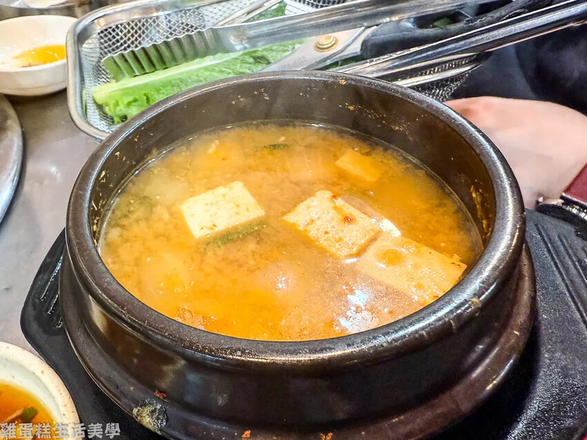 【韓國食記】小豬存錢桶石頭烤肉 - 位在弘大商圈內的平價烤肉 【韓國食記】小豬存錢桶石頭烤肉 - 位在弘大商圈內的平價烤肉