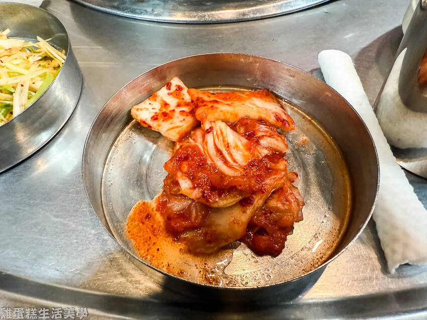 【韓國食記】小豬存錢桶石頭烤肉 - 位在弘大商圈內的平價烤肉 【韓國食記】小豬存錢桶石頭烤肉 - 位在弘大商圈內的平價烤肉