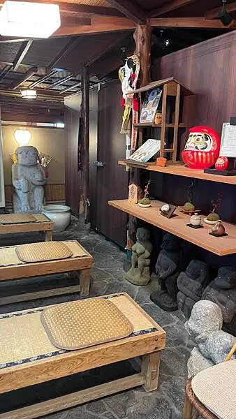 日本2024九州自由行-活烏賊上桌超吸睛，動起來的烏賊生魚片-河太郎 中州本店