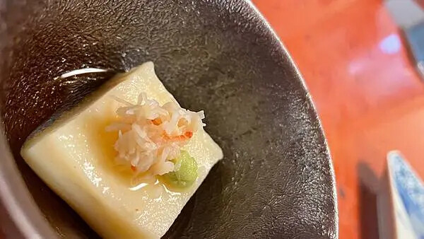 日本2024九州自由行-活烏賊上桌超吸睛，動起來的烏賊生魚片-河太郎 中州本店