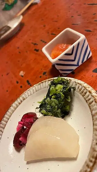 日本2024九州自由行-活烏賊上桌超吸睛，動起來的烏賊生魚片-河太郎 中州本店