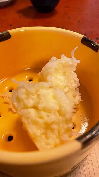 日本2024九州自由行-活烏賊上桌超吸睛，動起來的烏賊生魚片-河太郎 中州本店