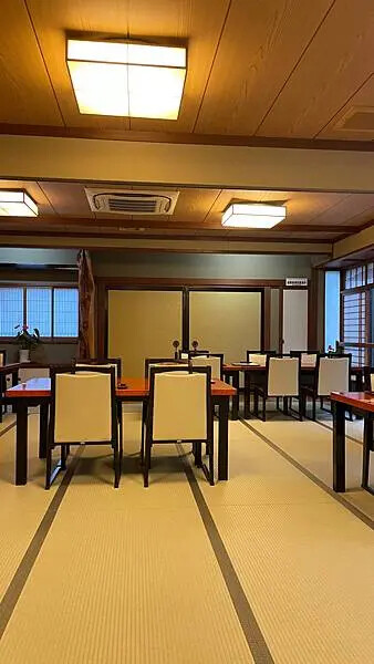 日本2024九州自由行-活烏賊上桌超吸睛，動起來的烏賊生魚片-河太郎 中州本店