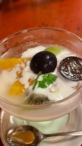 日本2024九州自由行-活烏賊上桌超吸睛，動起來的烏賊生魚片-河太郎 中州本店