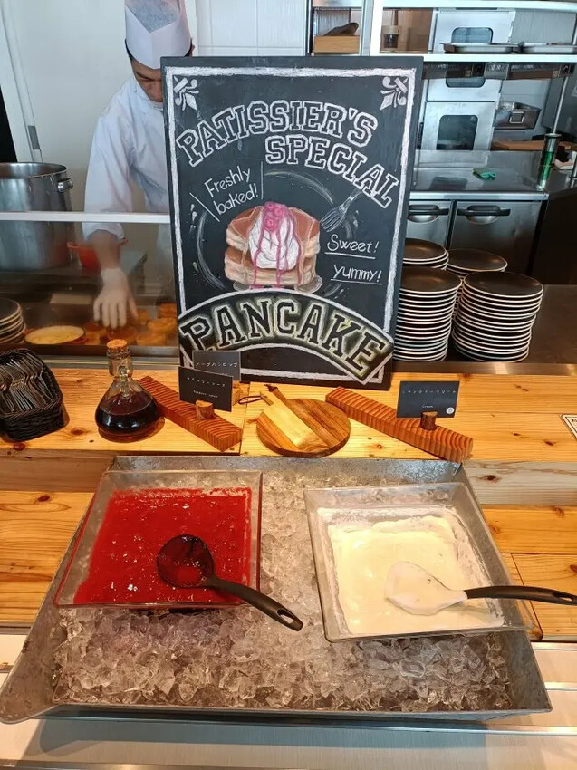 日本2024東京北海道|乃之風度假酒店(乃の風リゾート)自助早餐篇。海鮮茶泡飯、海鮮御飯糰、現做鬆餅、現榨蘋果