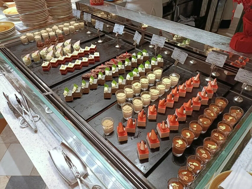 澳門2024澳門|上葡京自助山~超過百道菜色的自助餐,沒有吃完一輪就已經飽到頂天囉!