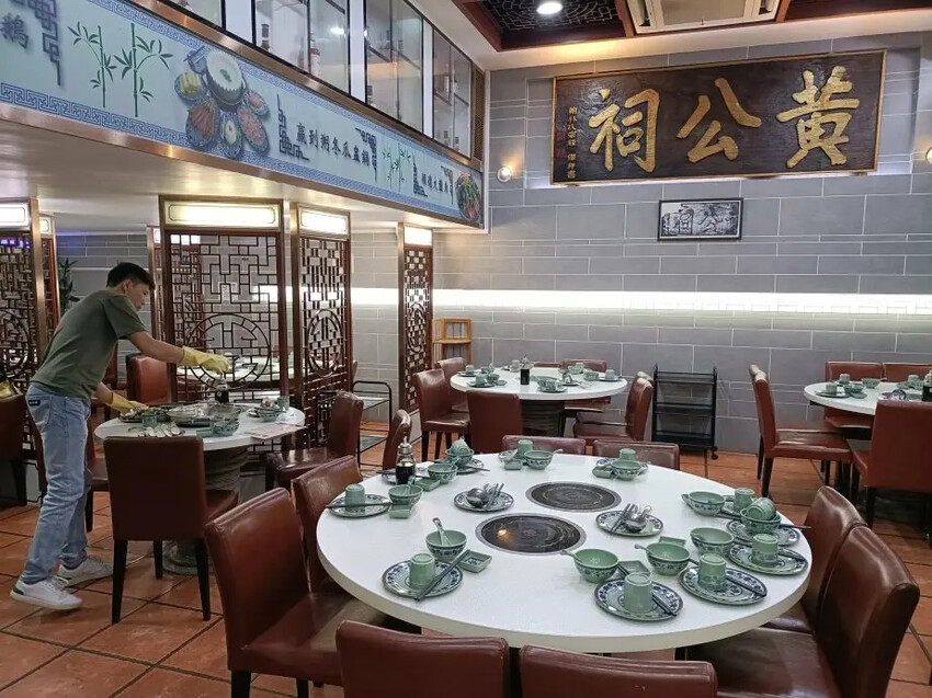 澳門2024澳門|澳門輕軌初體驗~贏到粥卜卜蜆，蒜香蛤蜊肉肥又鮮甜!內含菜單