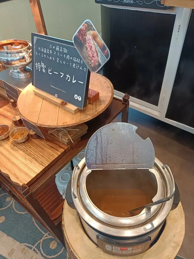 日本2024東京北海道|乃之風度假酒店(乃の風リゾート)自助早餐篇。海鮮茶泡飯、海鮮御飯糰、現做鬆餅、現榨蘋果