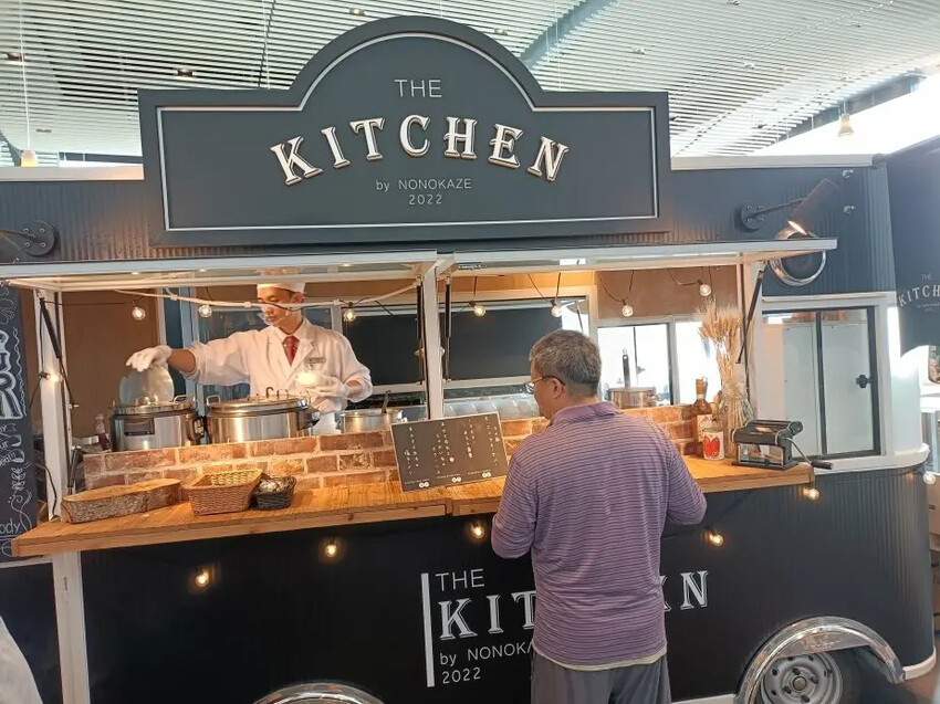 日本2024東京北海道|乃之風度假酒店(乃の風リゾート)自助早餐篇。海鮮茶泡飯、海鮮御飯糰、現做鬆餅、現榨蘋果