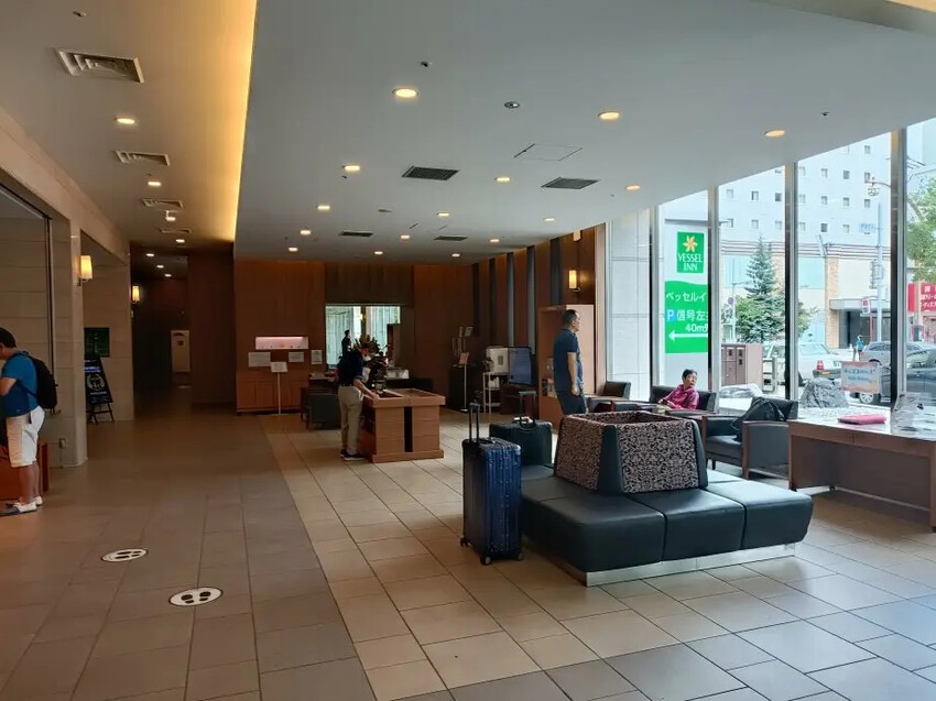日本2024東京北海道|Vessel Inn札幌中島公園酒店 (Vessel Inn Sapporo Nakajimakoen)房間很普通、交通大便利!