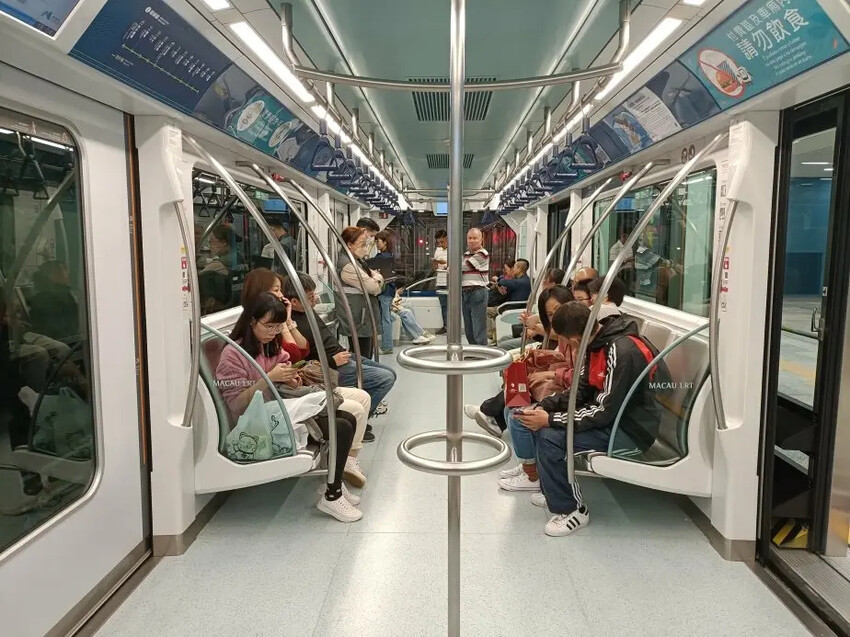 澳門2024澳門|澳門輕軌初體驗~贏到粥卜卜蜆，蒜香蛤蜊肉肥又鮮甜!內含菜單