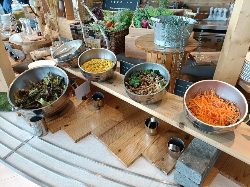 日本2024東京北海道|乃之風度假酒店(乃の風リゾート)自助早餐篇。海鮮茶泡飯、海鮮御飯糰、現做鬆餅、現榨蘋果