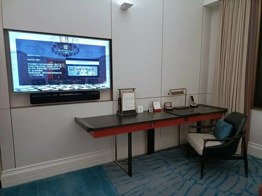 澳門2024澳門|上葡京綜合度假村。豪華雙床房~房間空間寬敞、冰箱迎賓飲料首日入住免費招待、浴室乾溼分離，飯店